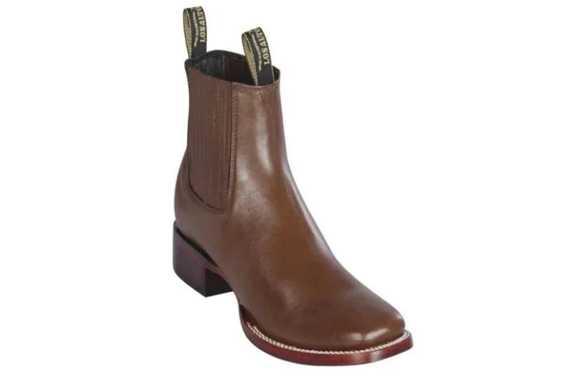 Botin square caballero